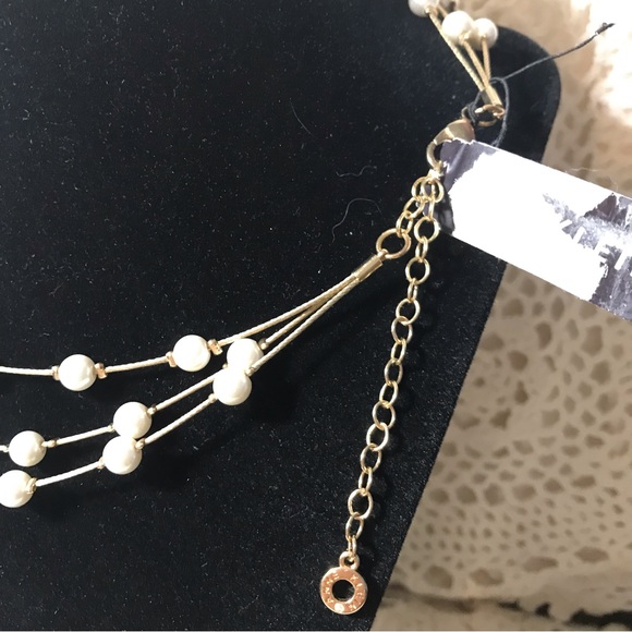Anne Klein NWT Pearl and gold Fab necklace!  Crystals in between! Has logo! - Picture 3 of 3